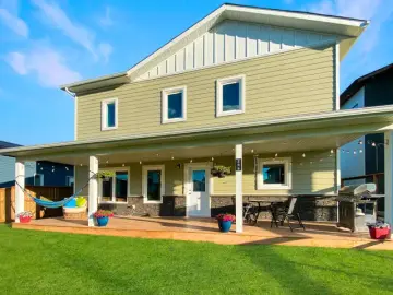 Detached House with 2260 sqft, 4 Bedrooms, 2 Bathroom