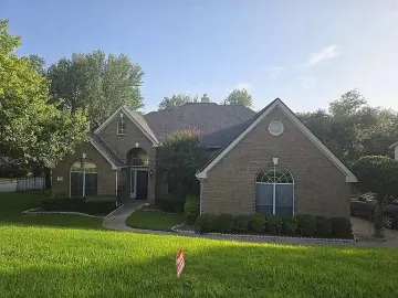 Multi Family with 3990 sqft, 5 Bedrooms, 4 Bathrooms